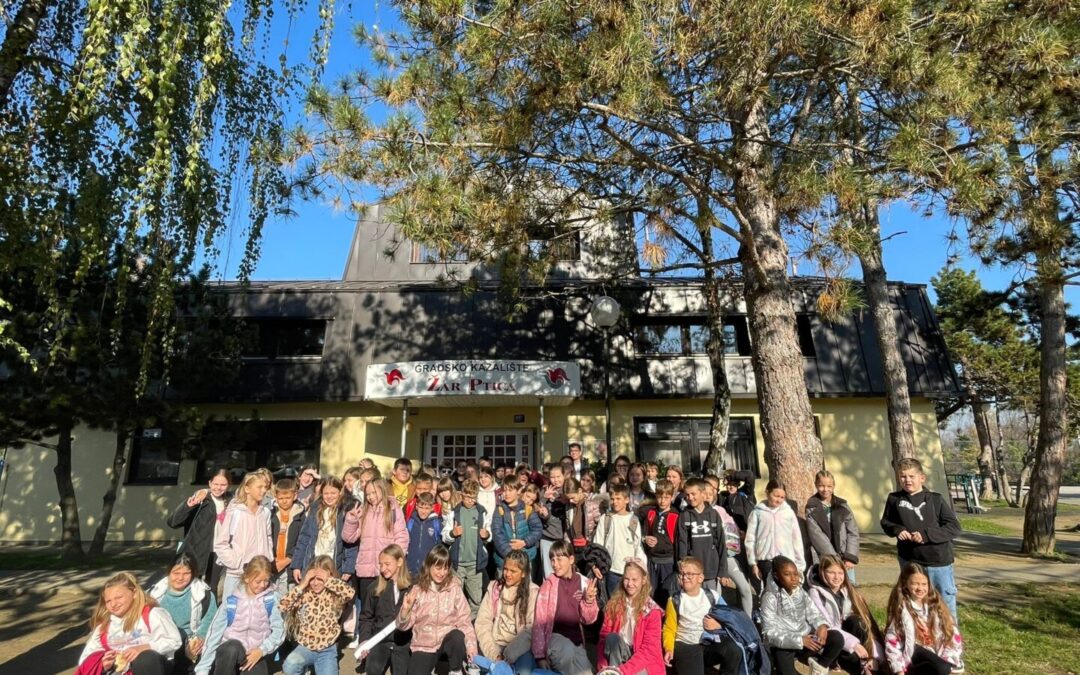 Izlet učenika 3. razreda u kazalište Žar ptica i Muzej zaboravljenih priča