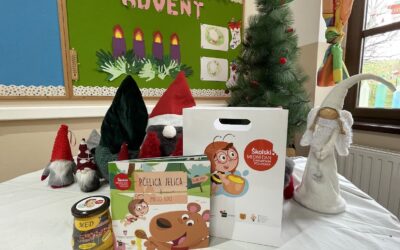 ŠKOLSKI MEDNI DAN S HRVATSKIH PČELINJAKA