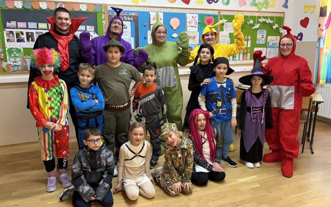 KAD DOĐU MAŠKARE, ŠKOLA POSTAJE POZORNICA